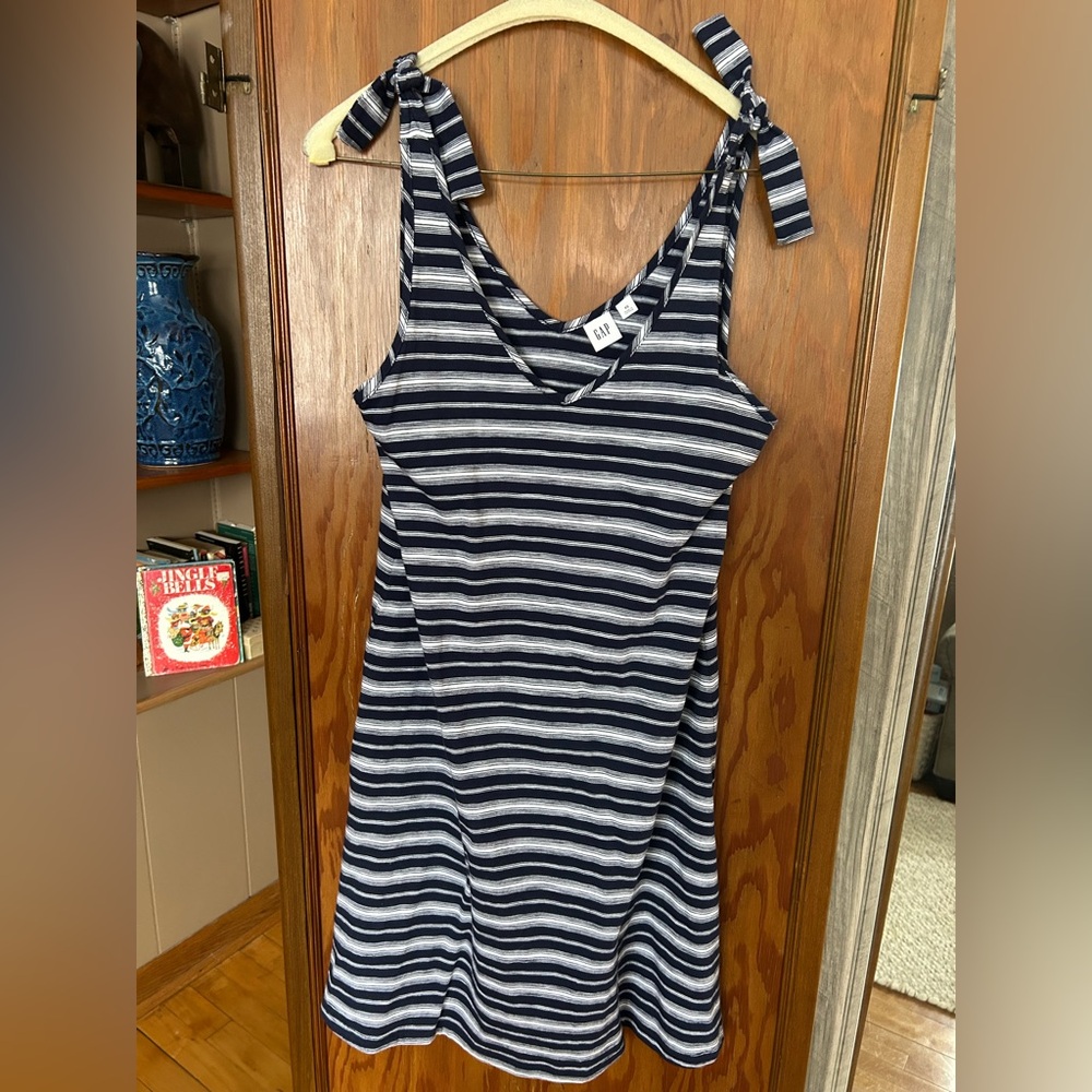 NWOT Gap tie shoulder tank Dress. XS.